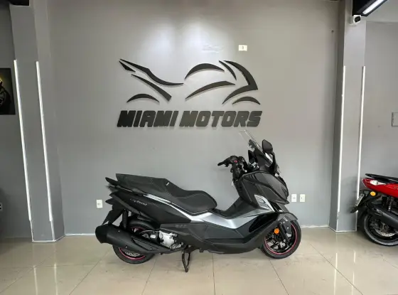 DAFRA CRUISYM 300 
