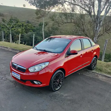 FIAT GRAND SIENA 1.6 MPI ESSENCE 16V FLEX 4P MANUAL FIAT GRAND SIENA 1.6 MPI ESSENCE 16V FLEX 4P MANUAL