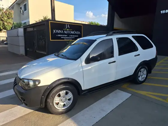 FIAT PALIO 1.8 MPI ADVENTURE WEEKEND 8V FLEX 4P MANUAL FIAT PALIO 1.8 MPI ADVENTURE WEEKEND 8V FLEX 4P MANUAL