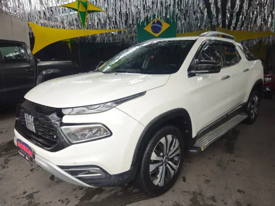 FIAT TORO 2.0 16V TURBO DIESEL VOLCANO 4WD AT9 FIAT TORO 2.0 16V TURBO DIESEL VOLCANO 4WD AT9