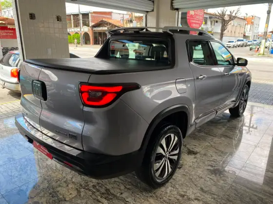 FIAT TORO 2.0 16V TURBO DIESEL VOLCANO 4WD AT9 FIAT TORO 2.0 16V TURBO DIESEL VOLCANO 4WD AT9