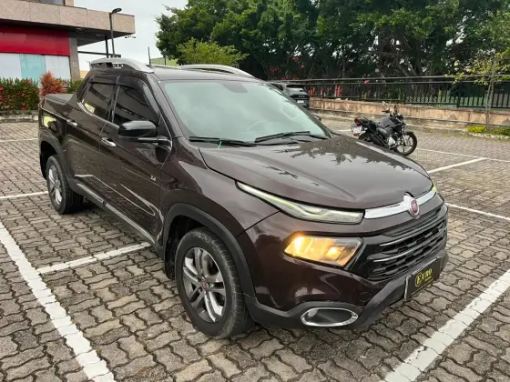 FIAT TORO 2.4 16V MULTIAIR FLEX VOLCANO AT9 FIAT TORO 2.4 16V MULTIAIR FLEX VOLCANO AT9