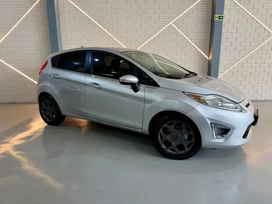 FORD FIESTA 1.6 SE HATCH 16V FLEX 4P MANUAL FORD FIESTA 1.6 SE HATCH 16V FLEX 4P MANUAL