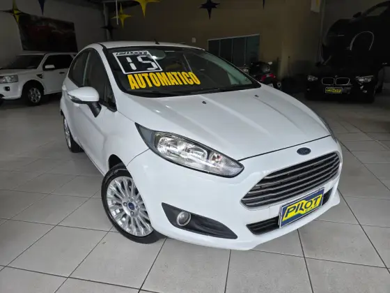 FORD FIESTA 1.6 SE HATCH 16V FLEX 4P POWERSHIFT FORD FIESTA 1.6 SE HATCH 16V FLEX 4P POWERSHIFT