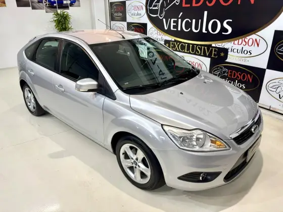 FORD FOCUS 1.6 GL 16V FLEX 4P MANUAL FORD FOCUS 1.6 GL 16V FLEX 4P MANUAL