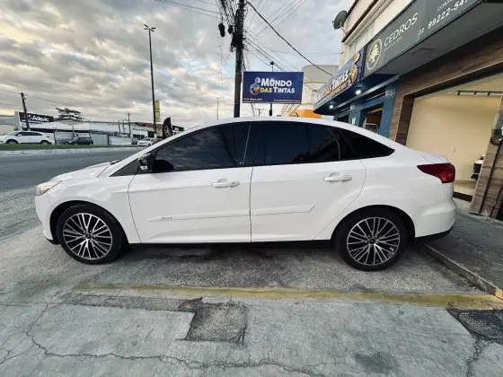 FORD FOCUS 2.0 TITANIUM PLUS FASTBACK 16V FLEX 4P POWERSHIFT FORD FOCUS 2.0 TITANIUM PLUS FASTBACK 16V FLEX 4P POWERSHIFT