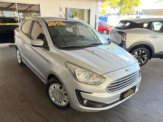 FORD KA 1.5 TI-VCT FLEX SE SEDAN AUTOMÁTICO FORD KA 1.5 TI-VCT FLEX SE SEDAN AUTOMÁTICO