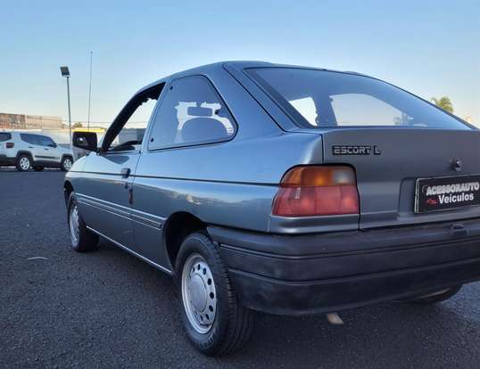 FORD-ESCORT-1993
