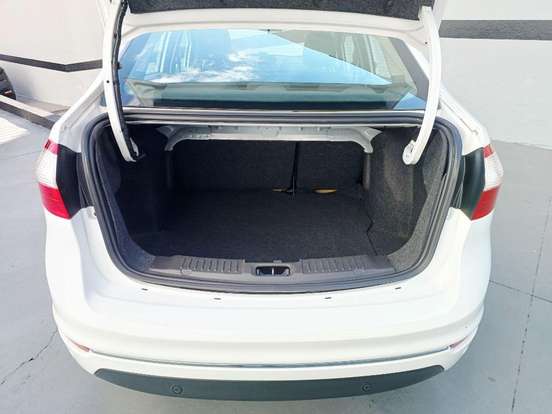 FORD-FIESTA-2015