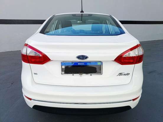 FORD-FIESTA-2015