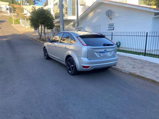 FORD-FOCUS-2013