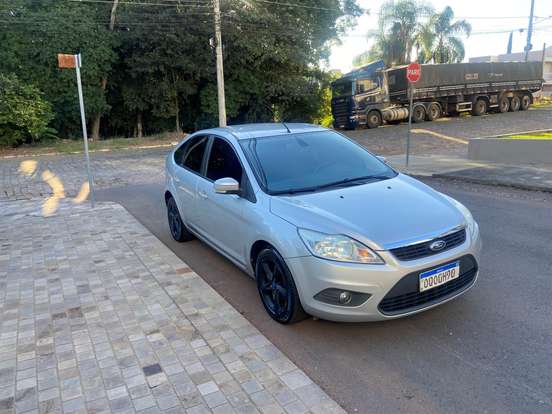 FORD-FOCUS-2013
