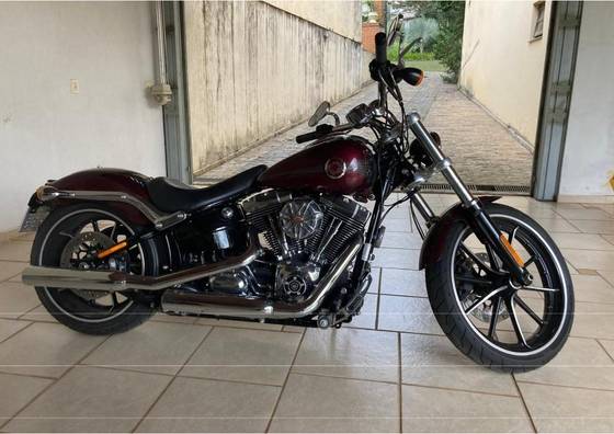 HARLEY-DAVIDSON SOFTAIL BREAKOUT 
