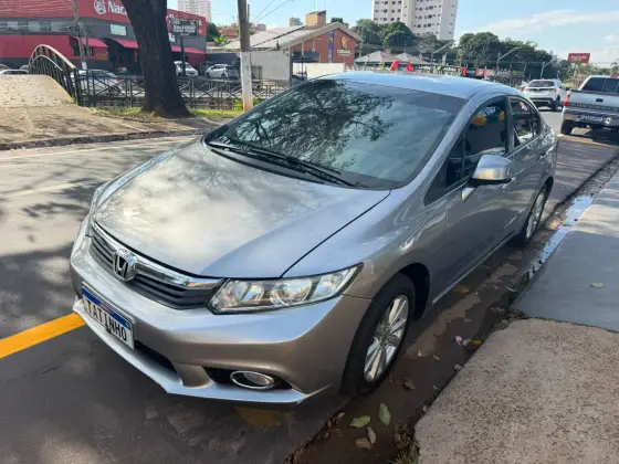 HONDA CIVIC 1.8 LXS 16V FLEX 4P AUTOMÁTICO HONDA CIVIC 1.8 LXS 16V FLEX 4P AUTOMÁTICO