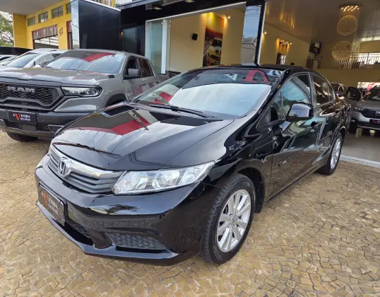 HONDA CIVIC 1.8 LXS 16V FLEX 4P AUTOMÁTICO HONDA CIVIC 1.8 LXS 16V FLEX 4P AUTOMÁTICO