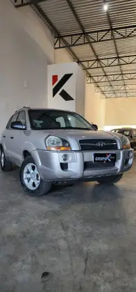 HYUNDAI TUCSON 2.0 MPFI GLS 16V 143CV 2WD GASOLINA 4P AUTOMÁTICO HYUNDAI TUCSON 2.0 MPFI GLS 16V 143CV 2WD GASOLINA 4P AUTOMÁTICO