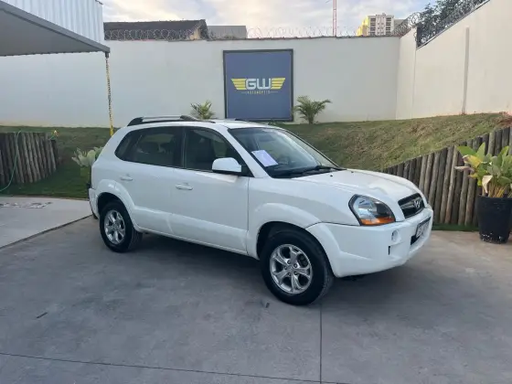 HYUNDAI TUCSON 2.0 MPFI GLS TOP 16V 143CV 2WD FLEX 4P AUTOMÁTICO