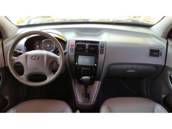 HYUNDAI-TUCSON-2012