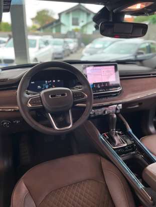 JEEP-COMMANDER-2024