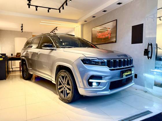JEEP COMMANDER 2.0 HURRICANE 4 TURBO GASOLINA OVERLAND AT9