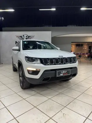 JEEP COMPASS 2.0 16V DIESEL LONGITUDE 4X4 AUTOMÁTICO JEEP COMPASS 2.0 16V DIESEL LONGITUDE 4X4 AUTOMÁTICO