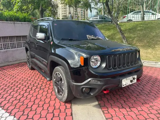 JEEP RENEGADE 2.0 16V TURBO DIESEL TRAILHAWK 4P 4X4 AUTOMÁTICO JEEP RENEGADE 2.0 16V TURBO DIESEL TRAILHAWK 4P 4X4 AUTOMÁTICO