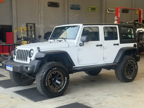 JEEP WRANGLER 3.6 UNLIMITED SPORT 4X4 V6 GASOLINA 4P AUTOMÁTICO JEEP WRANGLER 3.6 UNLIMITED SPORT 4X4 V6 GASOLINA 4P AUTOMÁTICO