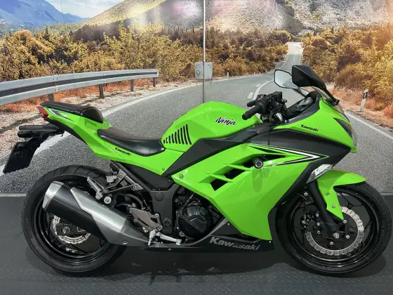 KAWASAKI NINJA 300 