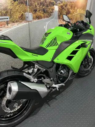 KAWASAKI-NINJA 300-2018