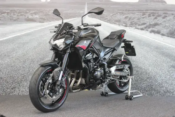 KAWASAKI Z900 KAWASAKI Z900