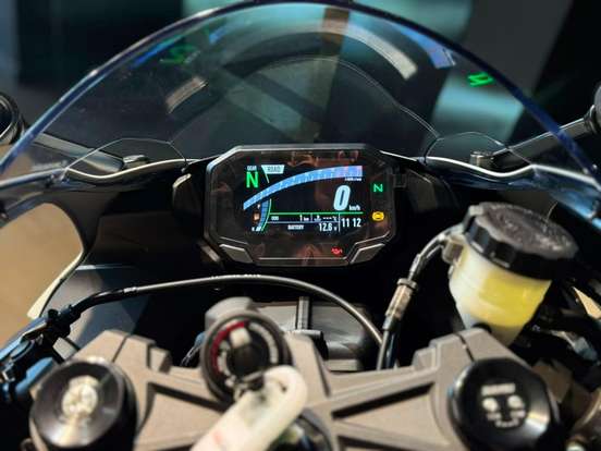 KAWASAKI-NINJA ZX-6R-2025