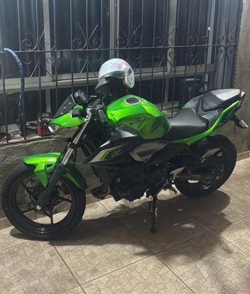 KAWASAKI-Z500-2025