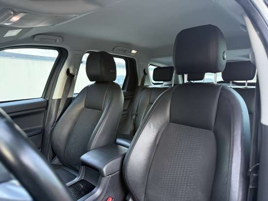 LAND ROVER-DISCOVERY SPORT-2016
