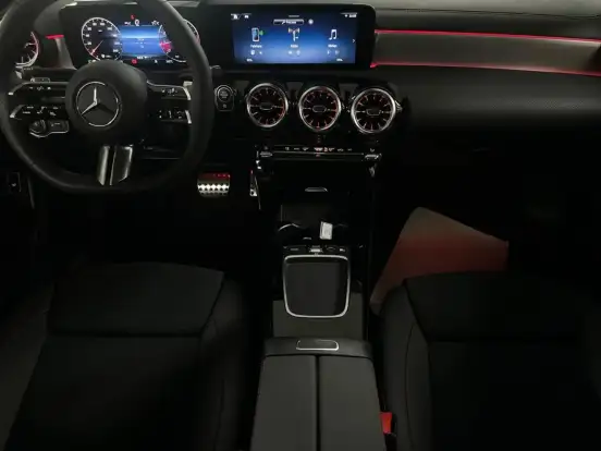 MERCEDES-BENZ-CLA 35 AMG-2.0 MHEV 4MATIC 8G-DCT MERCEDES-BENZ-CLA 35 AMG-2025