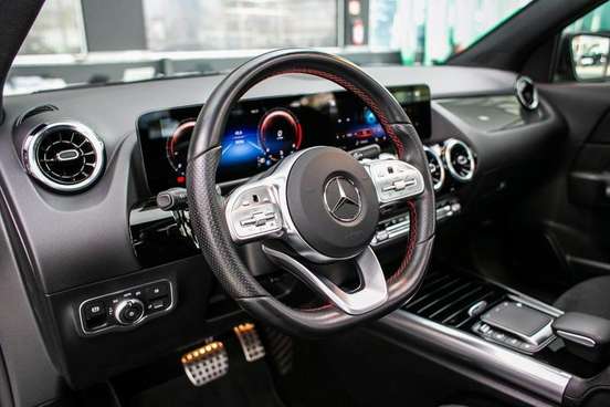 MERCEDES-BENZ-GLA 200-2020