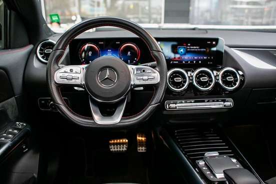 MERCEDES-BENZ-GLA 200-2020
