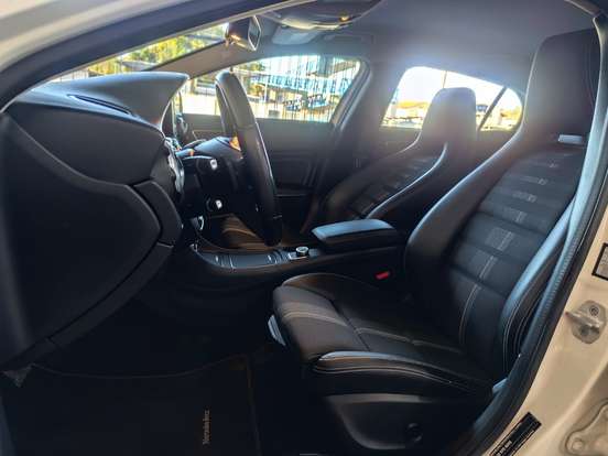 MERCEDES-BENZ-GLA 200-2017