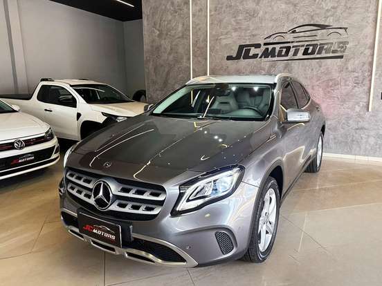 MERCEDES-BENZ-GLA 200-2019
