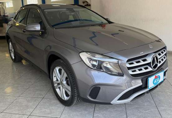 MERCEDES-BENZ-GLA 200-2017