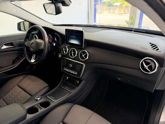 MERCEDES-BENZ-GLA 200-1.6 CGI FLEX STYLE 7G-DCT MERCEDES-BENZ-GLA 200-2017