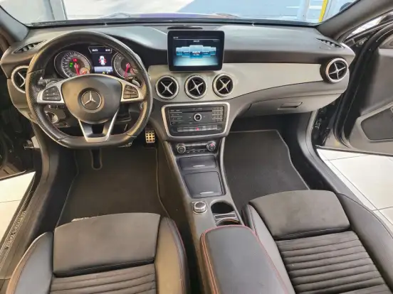 MERCEDES-BENZ-GLA 250-2016