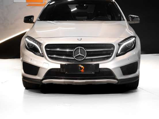 MERCEDES-BENZ-GLA 250-2.0 16V TURBO GASOLINA SPORT 4P AUTOMÁTICO MERCEDES-BENZ-GLA 250-2015
