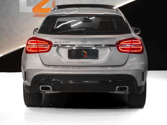 MERCEDES-BENZ-GLA 250-2.0 16V TURBO GASOLINA SPORT 4P AUTOMÁTICO MERCEDES-BENZ-GLA 250-2015
