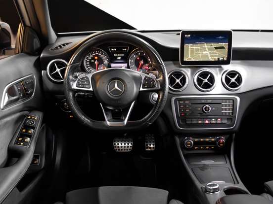 MERCEDES-BENZ-GLA 250-2.0 16V TURBO GASOLINA SPORT 4P AUTOMÁTICO MERCEDES-BENZ-GLA 250-2015