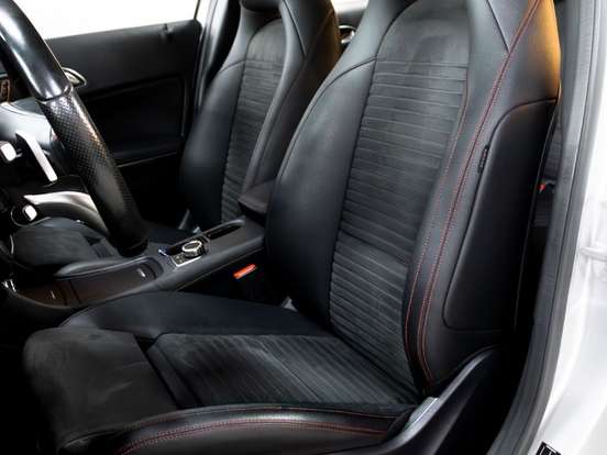 MERCEDES-BENZ-GLA 250-2.0 16V TURBO GASOLINA SPORT 4P AUTOMÁTICO MERCEDES-BENZ-GLA 250-2015