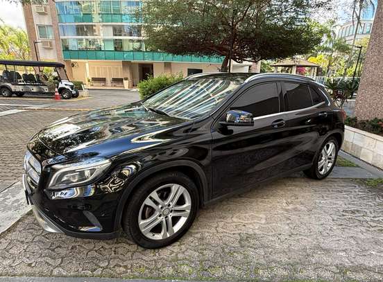 MERCEDES-BENZ-GLA 200-2017