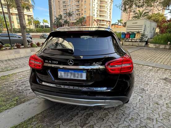 MERCEDES-BENZ-GLA 200-2017