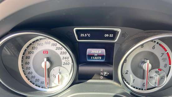 MERCEDES-BENZ-GLA 200-2016