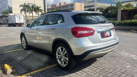 MERCEDES-BENZ-GLA 200-2016