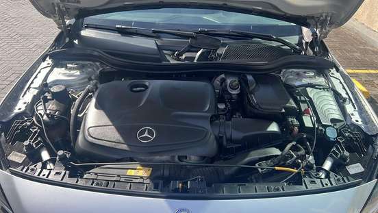 MERCEDES-BENZ-GLA 200-2016